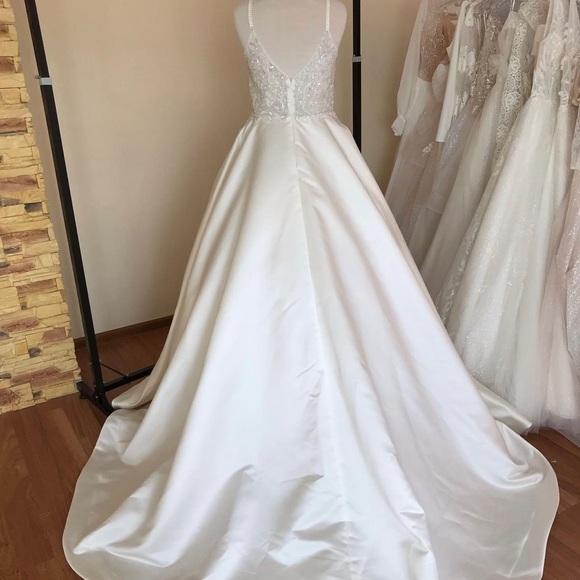 Beautiful White Satin A-line Wedding Gown - Picture 3 of 3